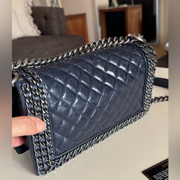 Gorgeous Authentic Chanel Boy Bag Medium Glazed Calfskin Navy Blue Chain Purse - Picture 8 of 17